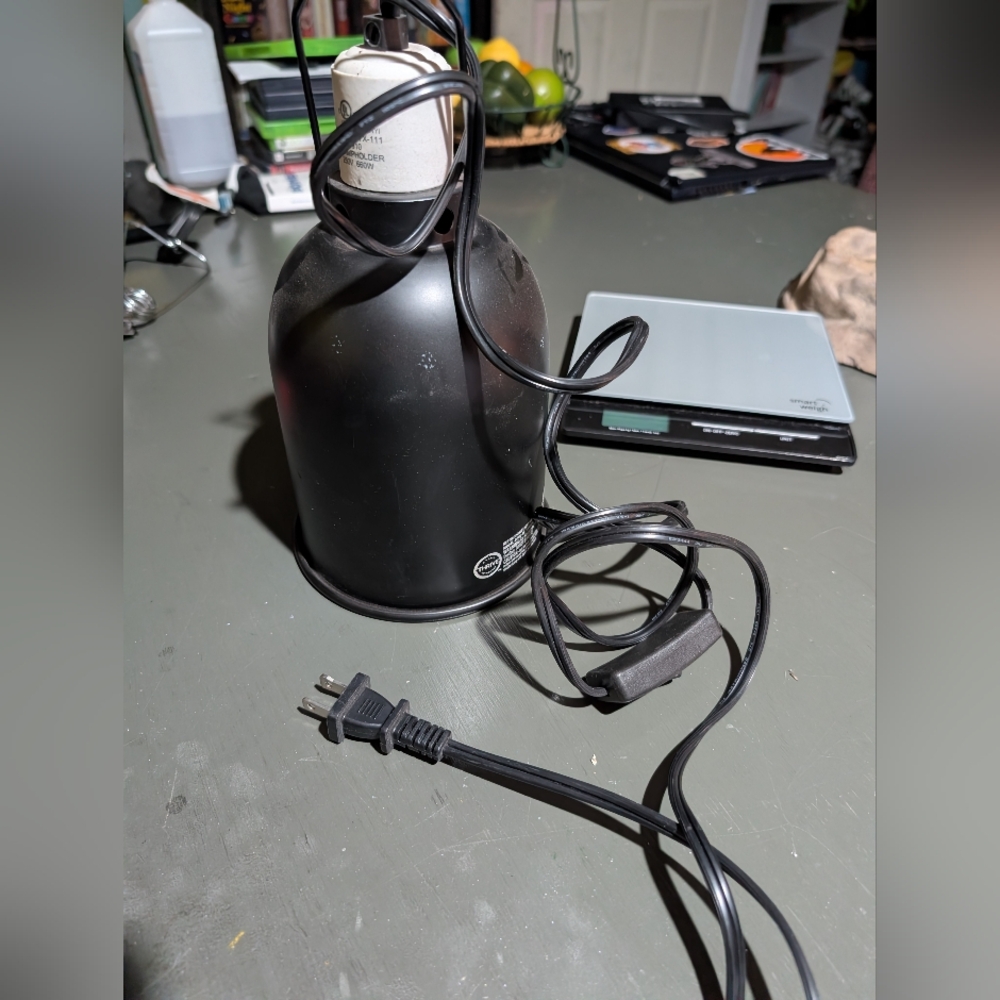 Thrive Reptile Dome Light Fixture 120V 100W 5inches Wide 7 Inches Deep